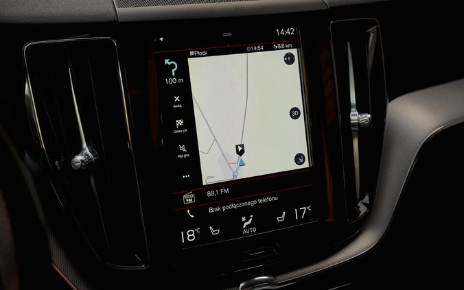 Volvo XC 60 cena 105800 przebieg: 181000, rok produkcji 2018 z Polanów małe 631
